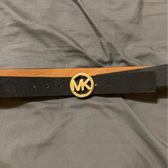 Michael Kors reversible belt - Picture 1 of 3